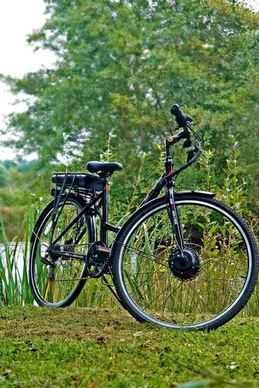 Hybrid folding electric bike ideal for commuting, off-road riding, and daily use, available e bikes in the UK.