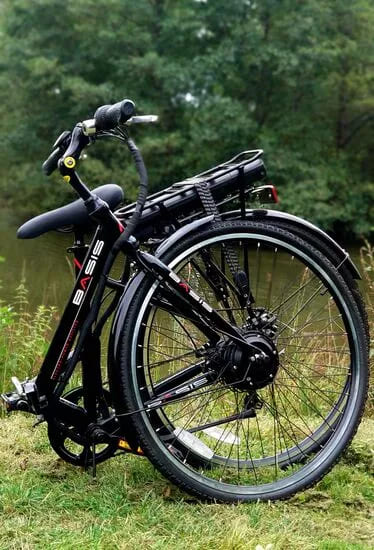 Hybrid folding electric bike ideal for commuting, off-road riding, and daily use, available e bikes in the UK.